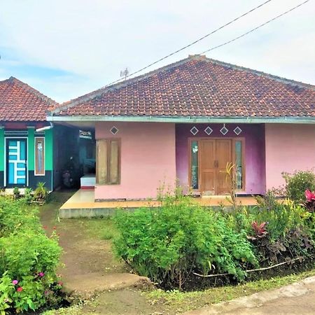 Villa Lembang Bunda Cikareumbi ภายนอก รูปภาพ